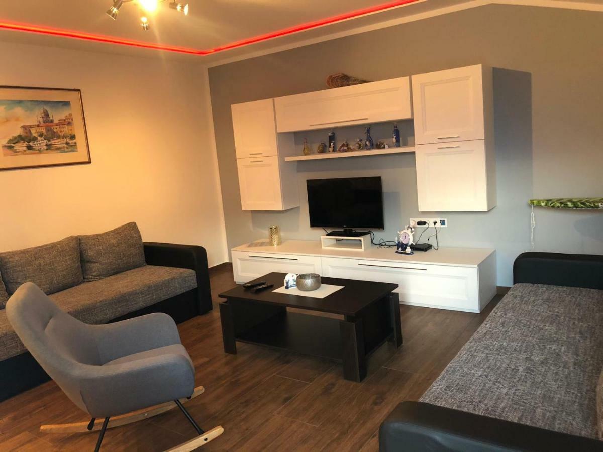 Apartment Jopa 希贝尼克 外观 照片